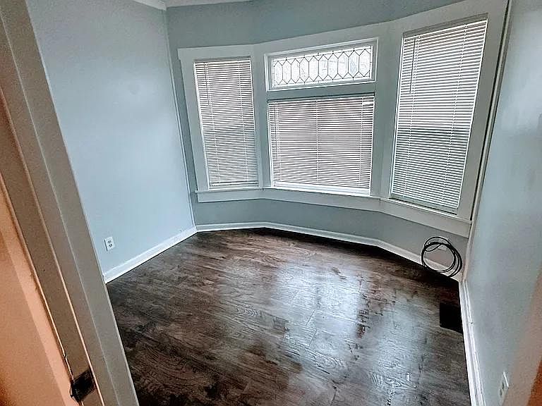 1st image of 525-527 N Arundel St #1