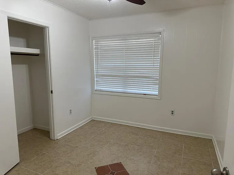 1003 Shirley Dr — Photo 6