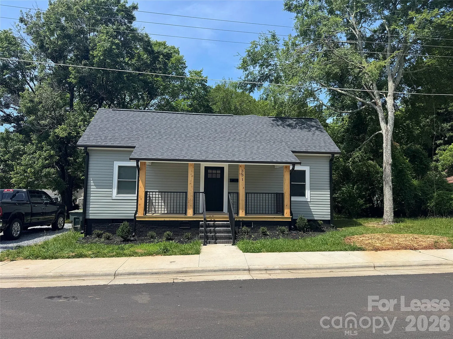 3 bed, 2.0 bath, 1188 sqft, $1,995 — Photo 2