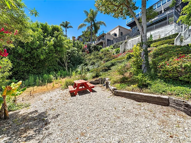 228 Hazel Dr — Photo 45