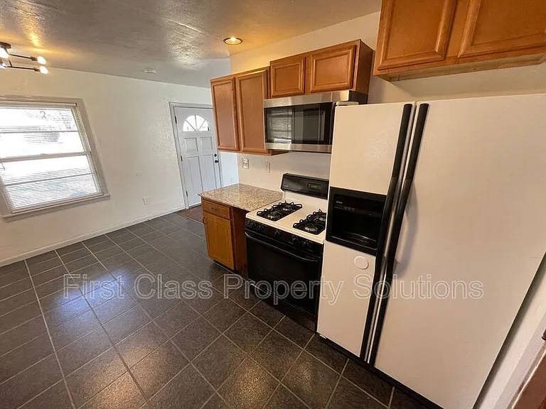 6618 NW 31st St — Photo 12