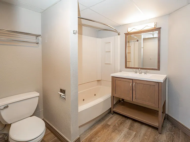 The Bigelow Apartments — Photo 20