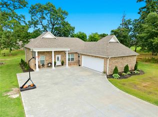 1111 Ridge Dr, Stilwell, OK 74960