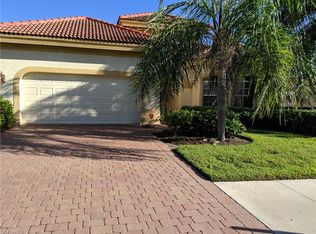 6077 Divot Ct, Naples, FL 34113