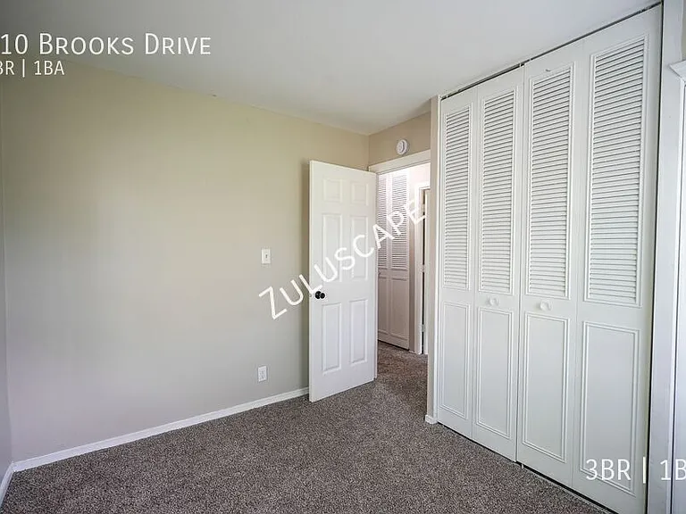 710 Brooks Dr — Photo 6