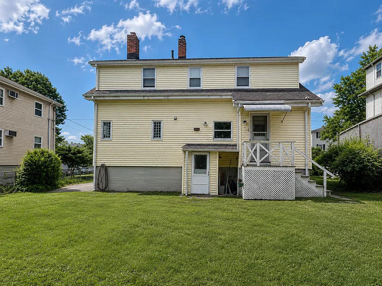 85 Walnut St — Photo 16