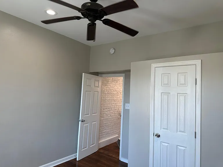 1204 W Cross St — Photo 18