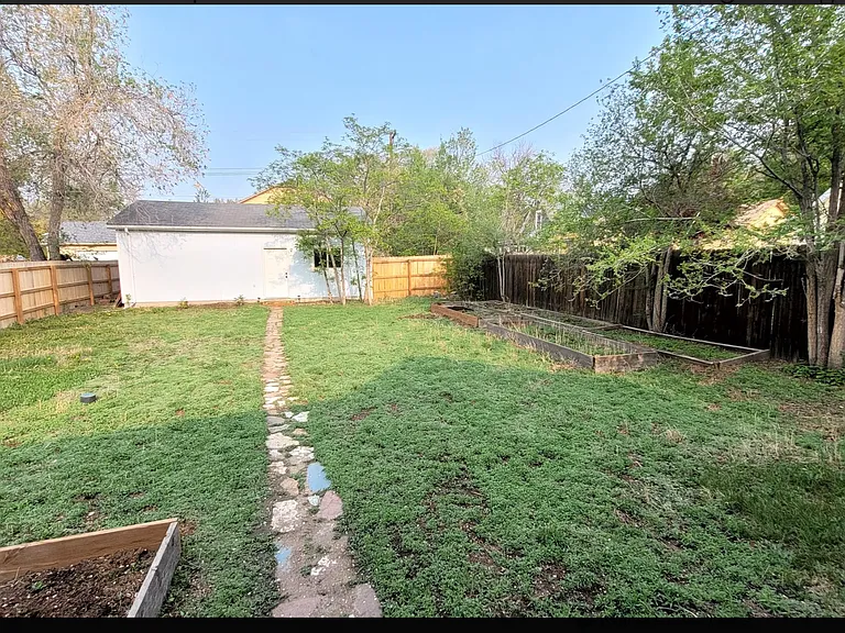822 N El Paso St — Photo 18