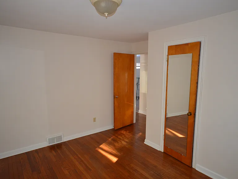 121 Hickory Rd — Photo 11