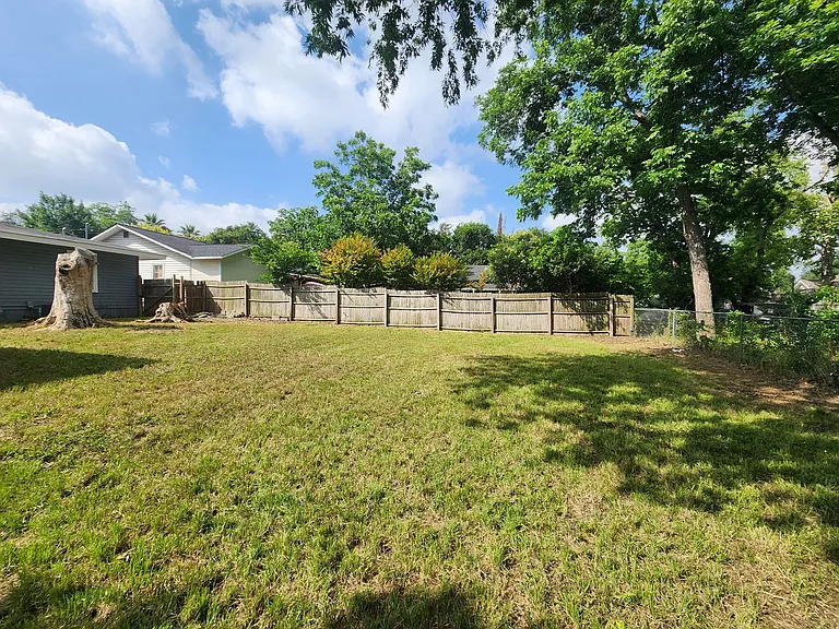 554 Lee St — Photo 21