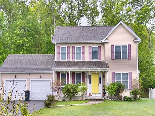 18 Boulder Dr, Johnston, RI 02919