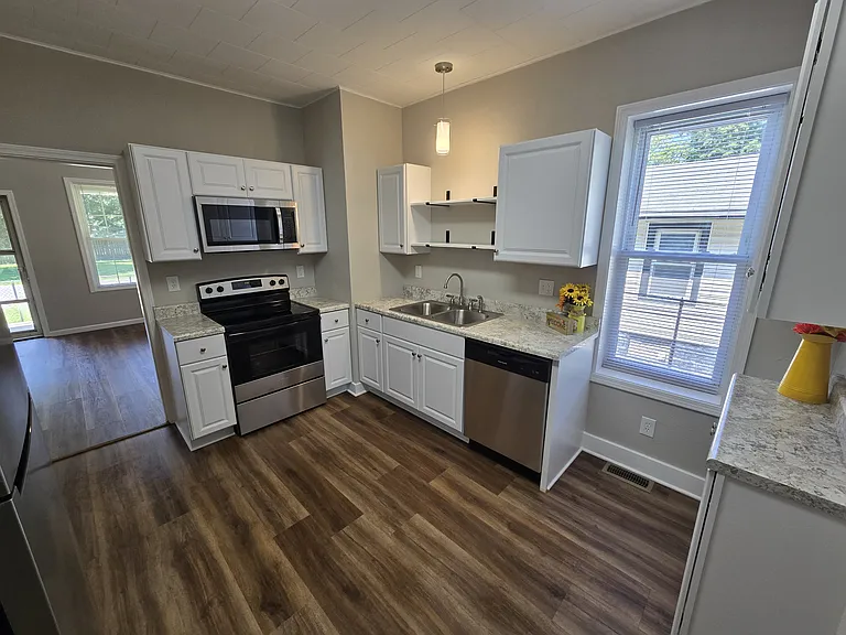 3532 Fullerton Ave — Photo 45