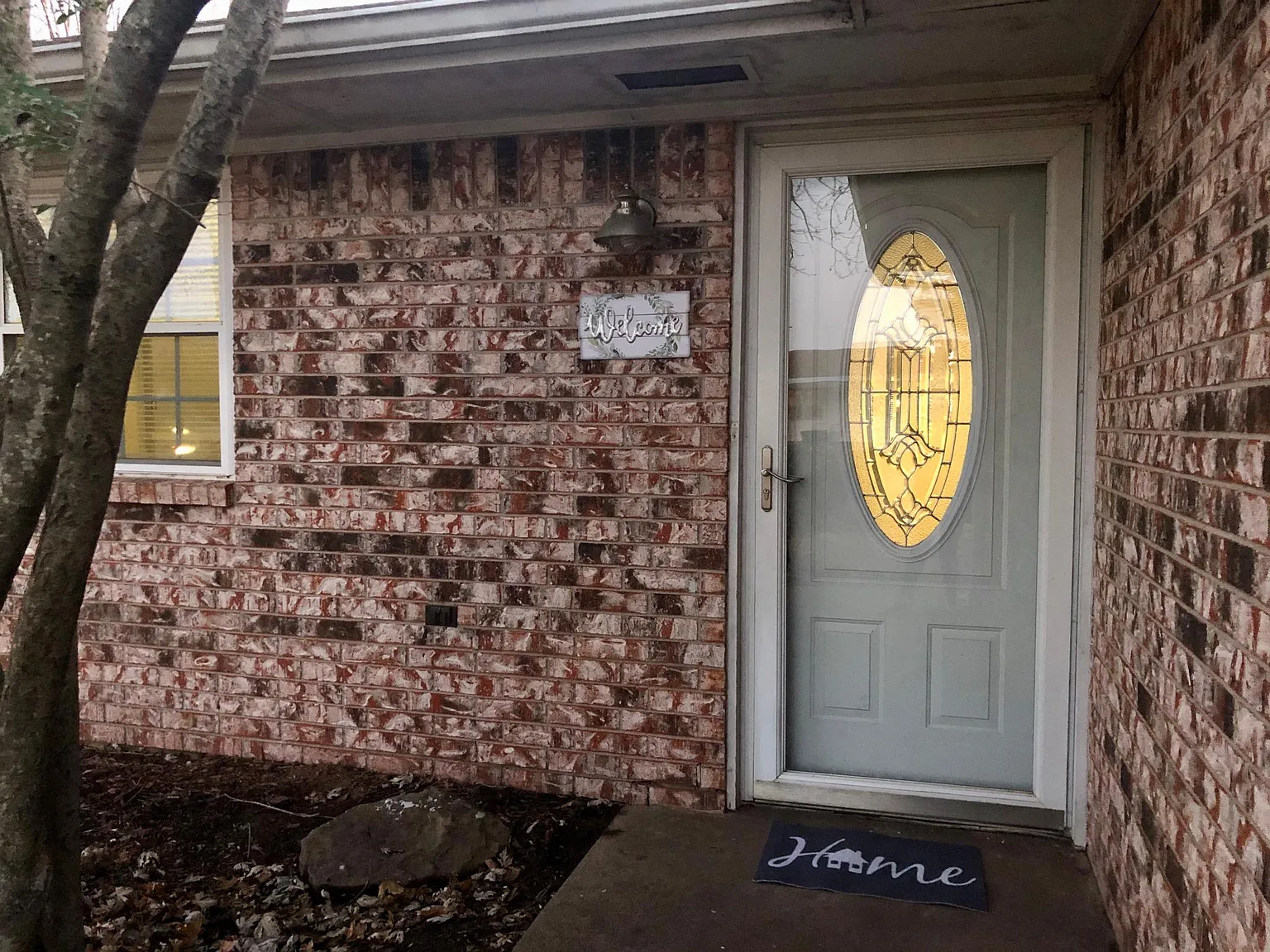 3 bed, 1.5 bath, 1190 sqft, $1,200 — Photo 3