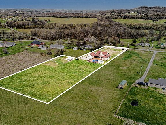 3rd image of 863 Rock Springs Rd