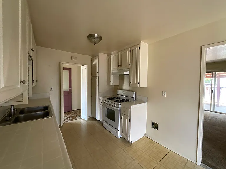 624 Nancy St — Photo 17