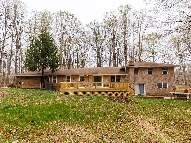 9409 Croom Acres Dr — Photo 7