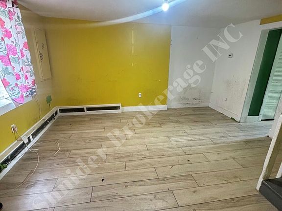 3rd image of 53A Lander St #1