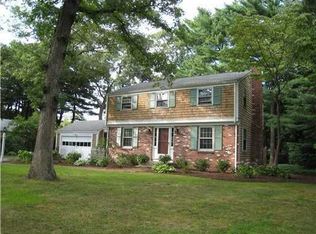 4 Laurel Ln, Barrington, RI 02806
