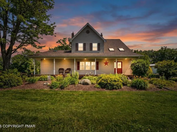 3318 Spruce Cabin Rd, Cresco, PA 18326