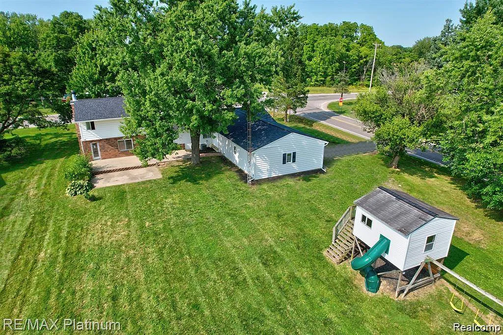 8001 Beecher Rd photo 1