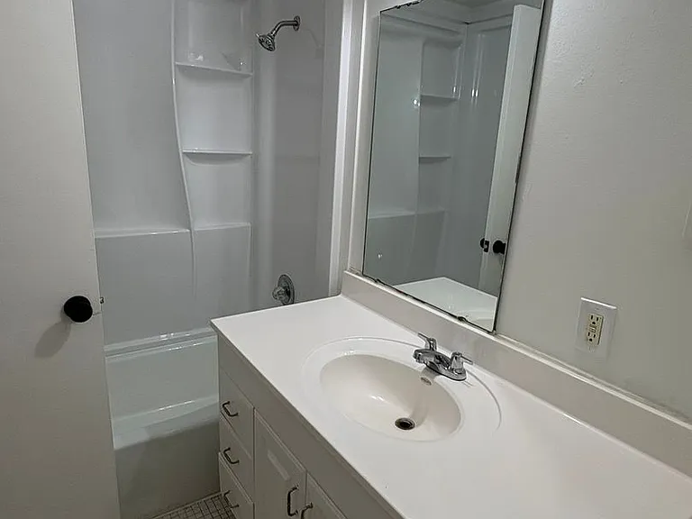 2101 Ottawa St — Photo 91