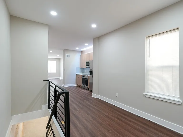 1709 Moore St — Photo 10