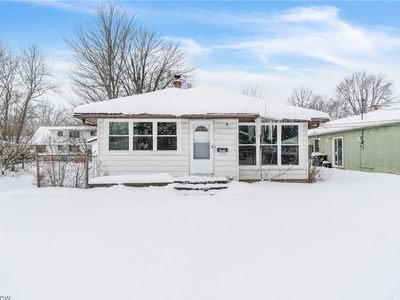 5938 Porter Rd, North Olmsted, OH, 44070