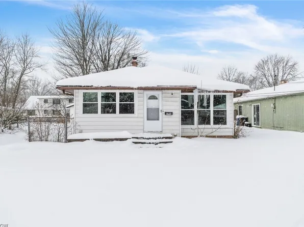 5938 Porter Rd, North Olmsted, OH 44070