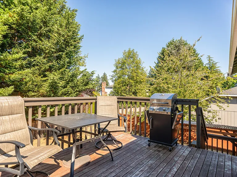 623 Harvest Rd — Photo 24