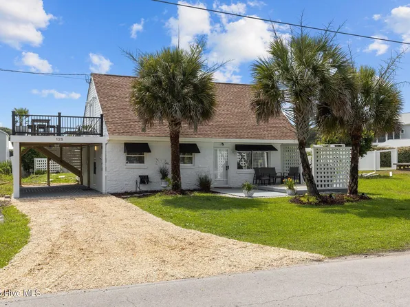 125 Pelican Dr, Atlantic Beach, NC 28512