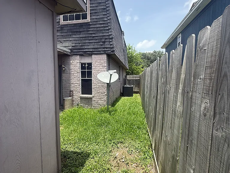 5001 Meandering Ln #A — Photo 7