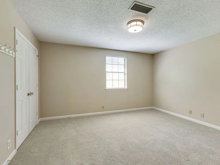 5768 Stone Brook Dr — Photo 19