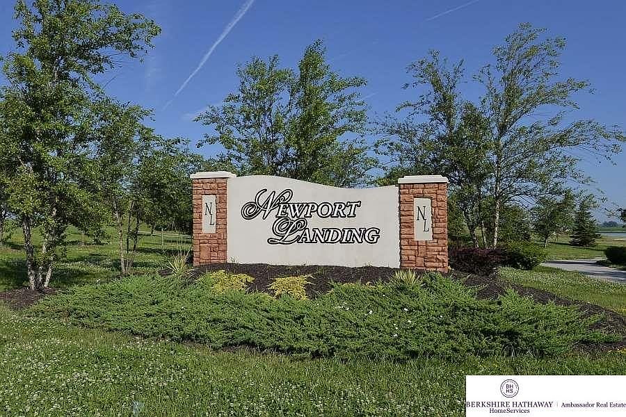 1st image of 11818 N 172nd Cir