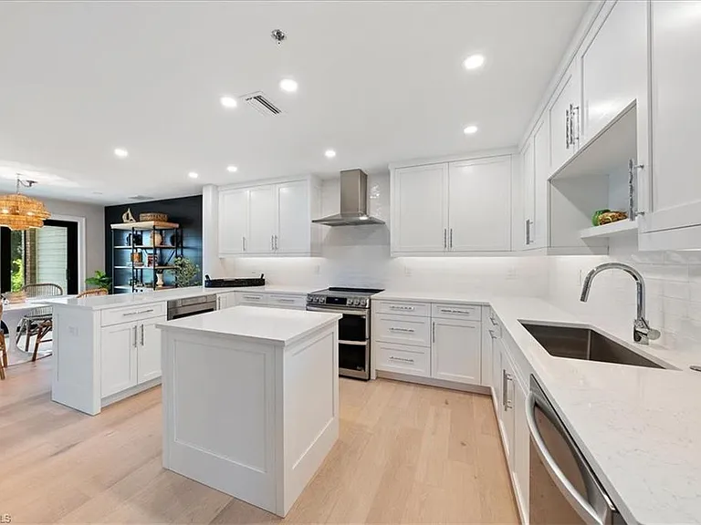569 Park Shore Dr #G5 — Photo 18
