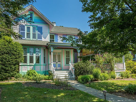 3rd image of 4 Sheridan Ln