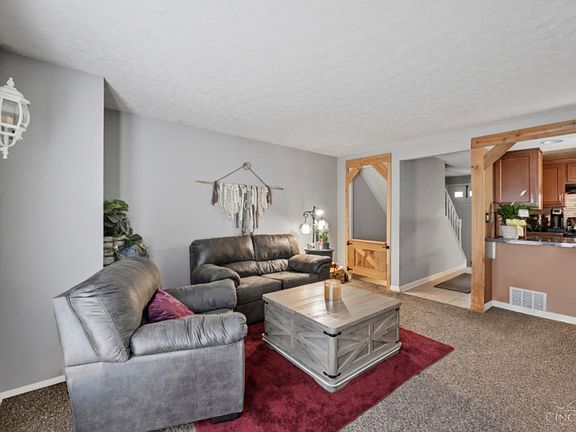 4th image of 9570 Stateland Ct
