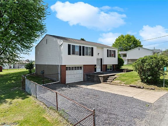 3rd image of 263 Walker Manor Cir