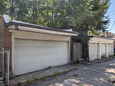 3543 Victor St, Saint Louis, MO 63104 | Zillow