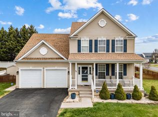 10 Walker Ct, Charles Town, WV 25414