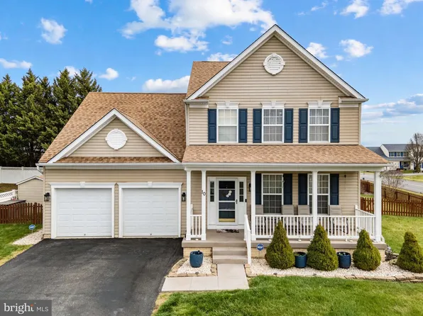 10 Walker Ct, Charles Town, WV 25414