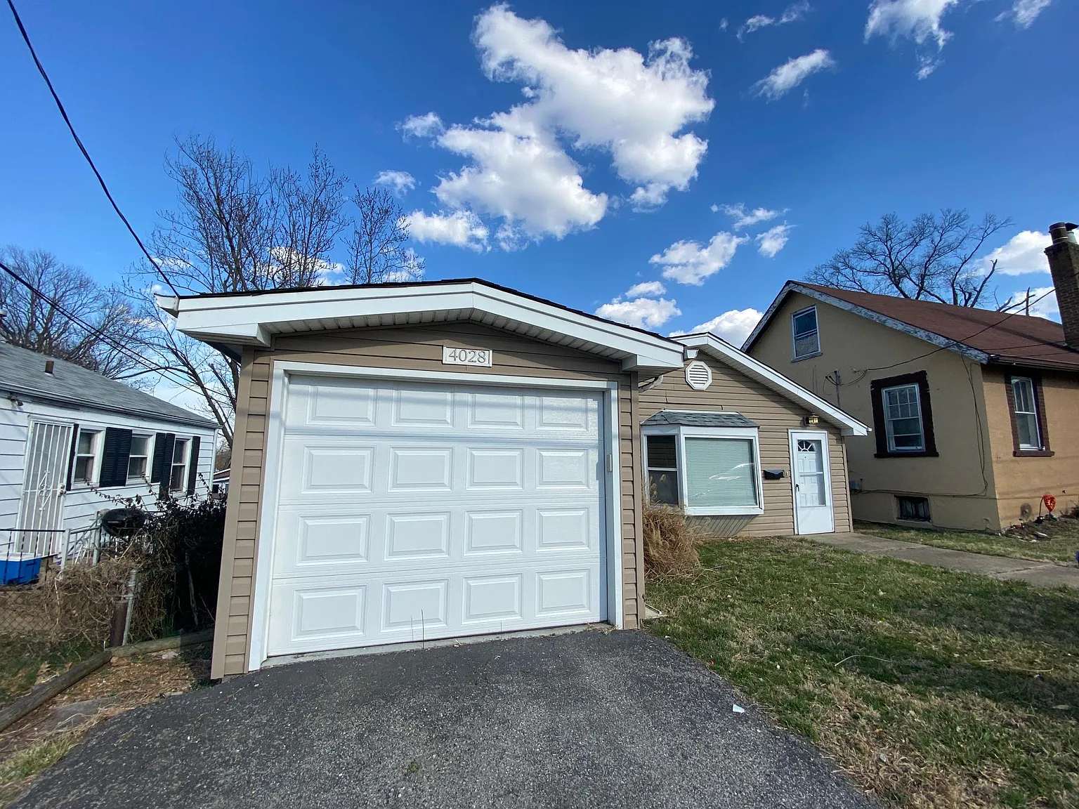 2 bed, 900 sqft, $1,000 — Photo 1