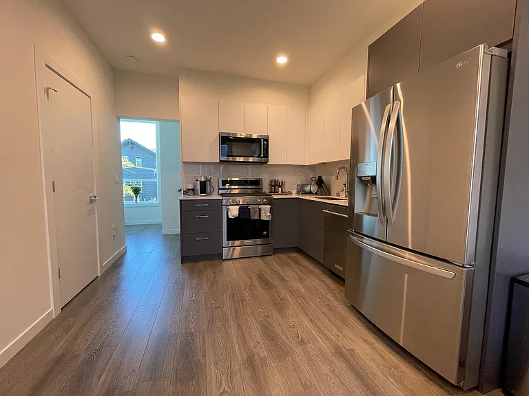 2214 S Charles St — Photo 10