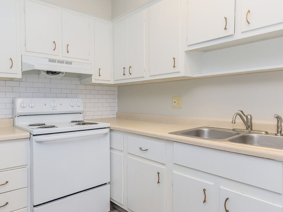 1st image of 5966 Radnor Rd APT 3