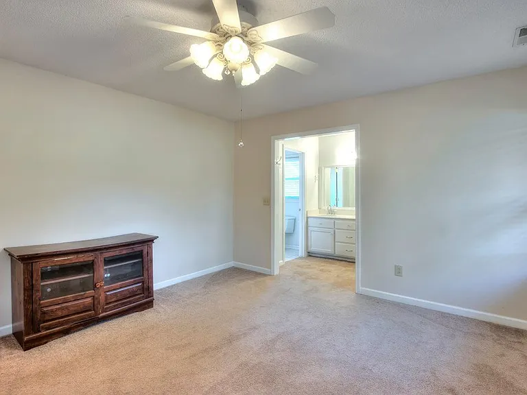 6435 Montpelier Ln — Photo 30