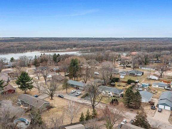 2nd image of 190 Lawrence St S