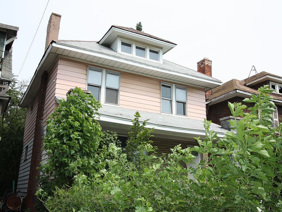 2nd image of 5056 Pacific St
