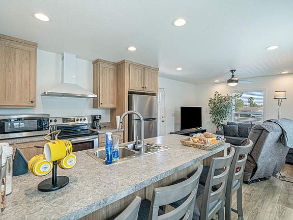 4th image of 7240 S 7th St #8