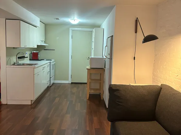66 Mackenzie Cres #Basement, Toronto, ON M6J 1T1