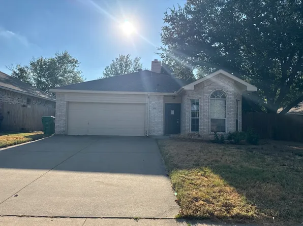 3928 Parkhaven Dr, Denton, TX 76210