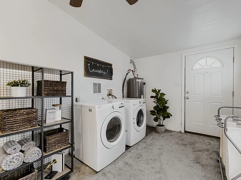 3537 Lipan St — Photo 10